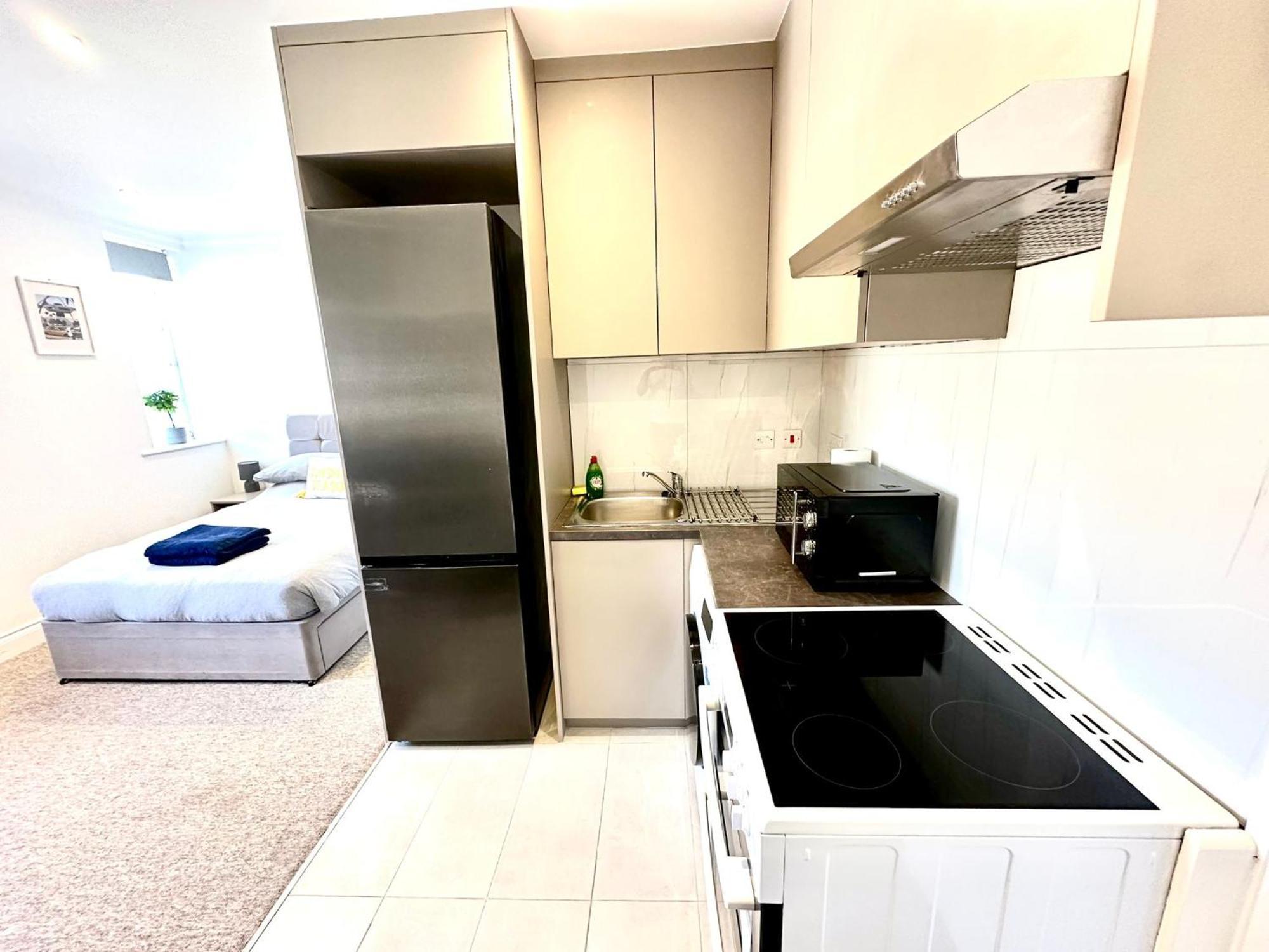 Spectacular Modern, Private Apartment,15 Mins To Central London Hendon Luaran gambar